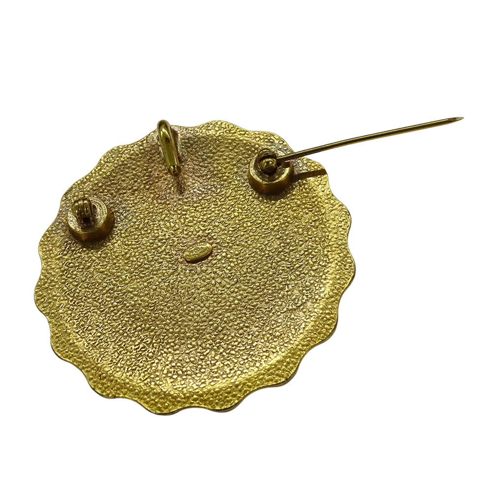 CHANEL Authentic Vintage Gold Brooch - Picture 5 of 8